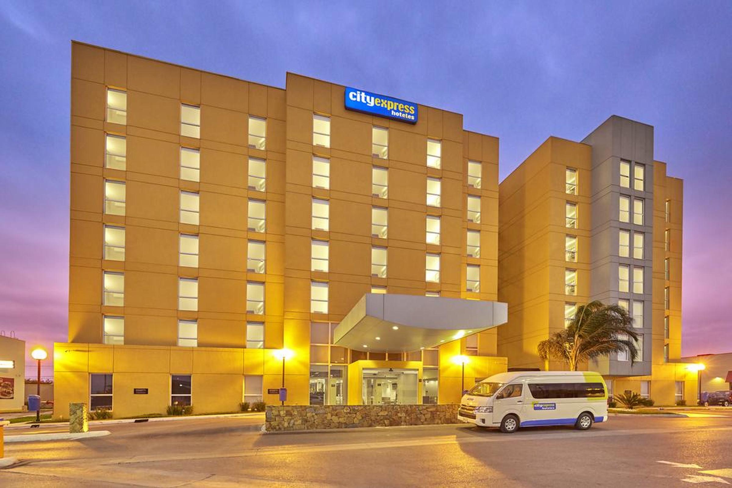 City Express By Marriott Tepic Hotel Exterior photo